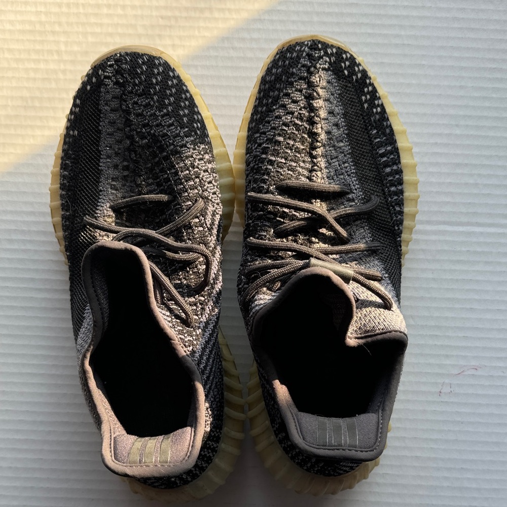 Adidas Yeezy Boost 350 V2 “Carbon” Black Gray Sneakers Size 8